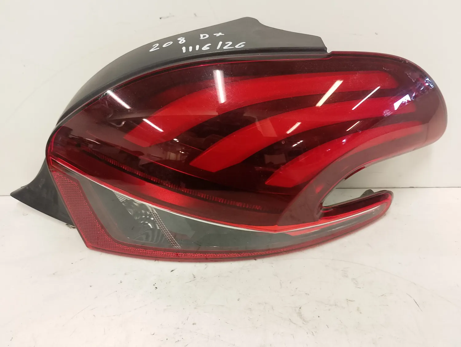 Faro posteriore destro Peugeot 208 (2015 – 2020) 1.2 81 KW benzina 9825601180 HN01