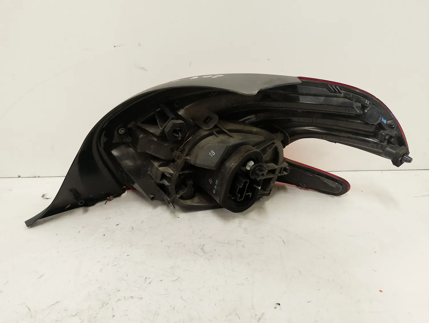 Faro posteriore sinistro Peugeot 208 (2015 – 2020) 1.2 81 KW benzina 9825601280 HN01