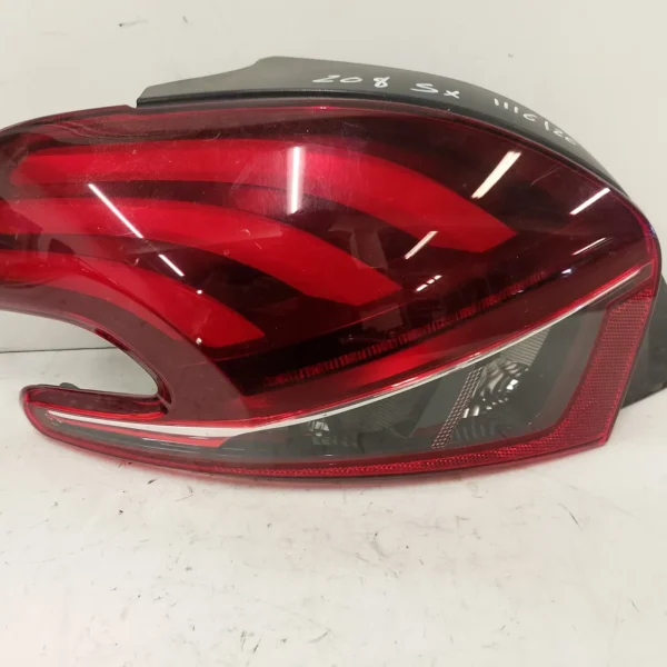 Faro posteriore sinistro Peugeot 208 (2015 – 2020) 1.2 81 KW benzina 9825601280 HN01