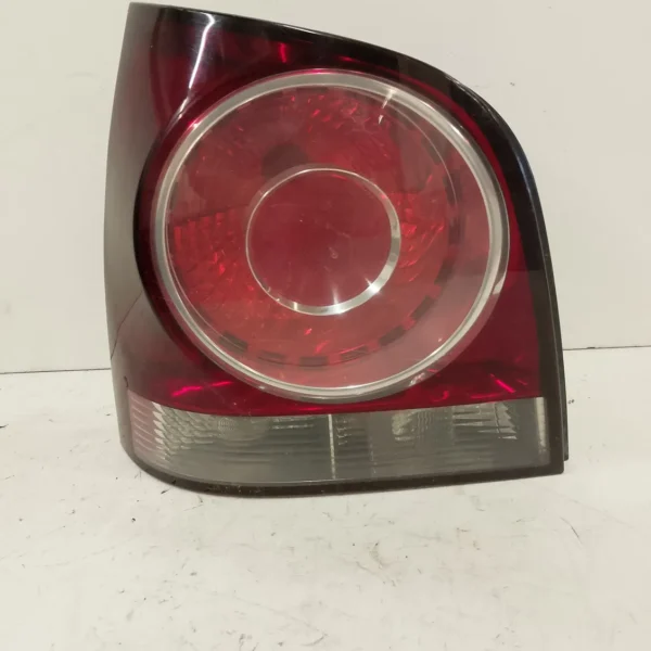 Faro posteriore sinistro Volkswagen Polo (2005 – oggi) 1.2 47 KW benzina 6Q6945095AB BME