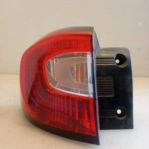 Faro posteriore est. sinistro Renault Captur (2013 – 2017) 1.5 66 KW diesel 265557367R K9K E6