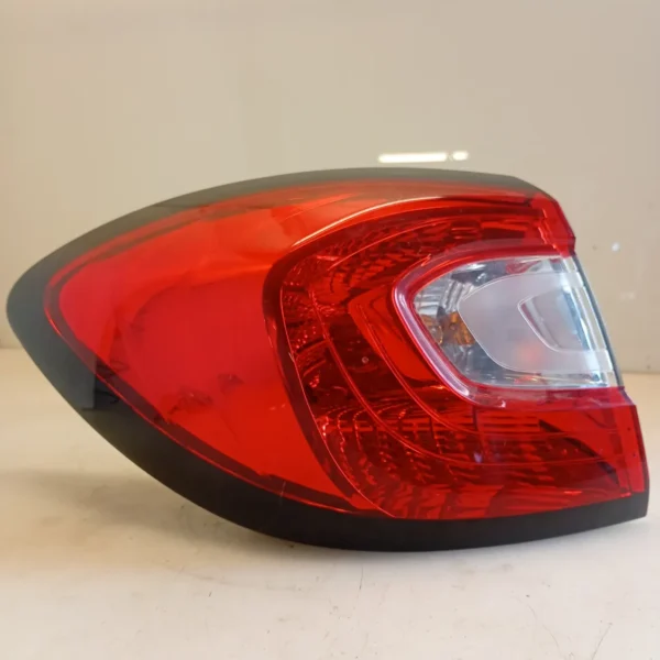 Faro posteriore est. sinistro Renault Captur (2013 – 2017) 1.5 66 KW diesel 265557367R K9K E6