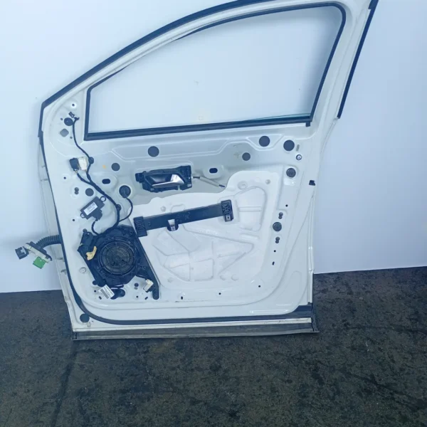 Porta anteriore destra Peugeot 3008 (2016 – 2021) 1.5 96 KW diesel 9812306280 YH01