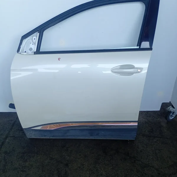 Porta anteriore sinistra Peugeot 3008 (2016 – 2021) 1.5 96 KW diesel 9812306480 YH01