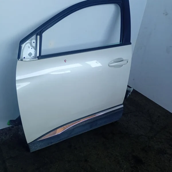 Porta anteriore sinistra Peugeot 3008 (2016 – 2021) 1.5 96 KW diesel 9812306480 YH01