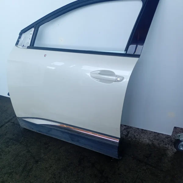 Porta anteriore sinistra Peugeot 3008 (2016 – 2021) 1.5 96 KW diesel 9812306480 YH01