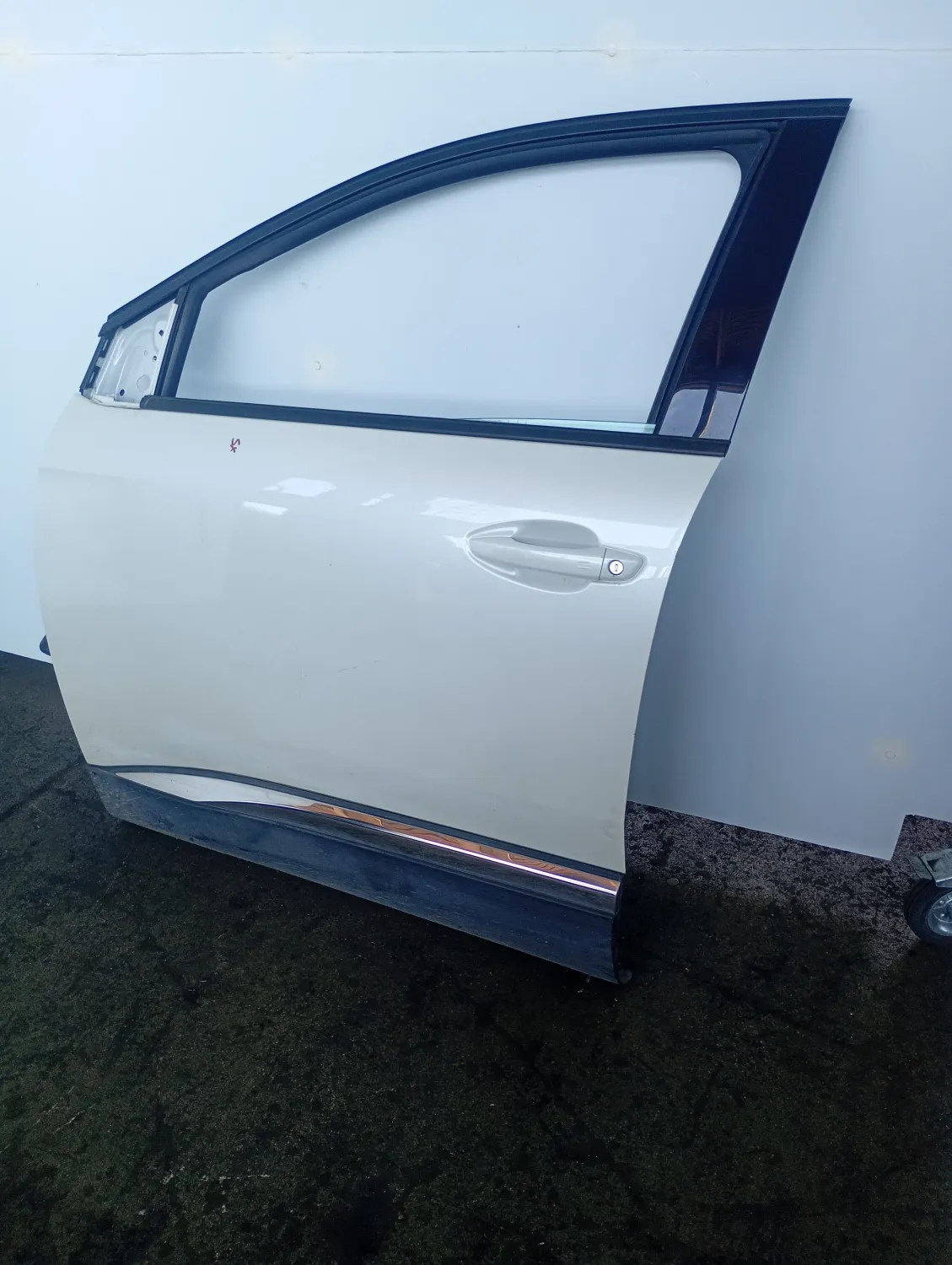 Porta anteriore sinistra Peugeot 3008 (2016 – 2021) 1.5 96 KW diesel 9812306480 YH01