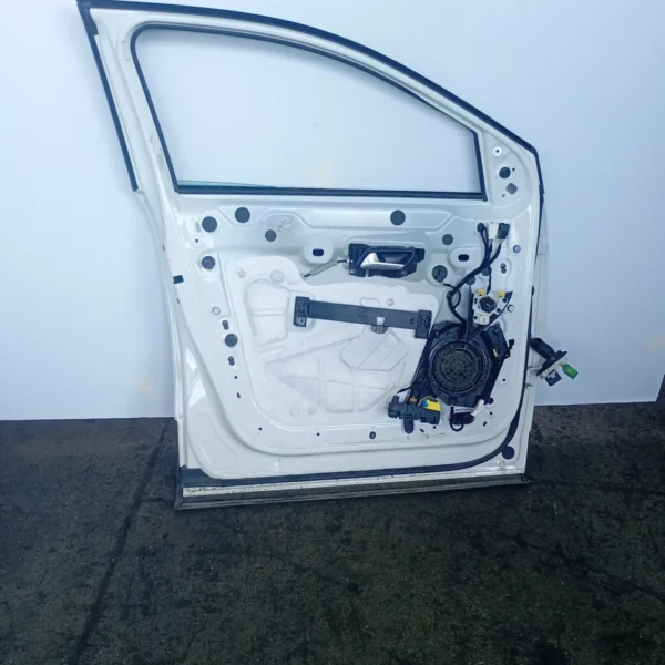 Porta anteriore sinistra Peugeot 3008 (2016 – 2021) 1.5 96 KW diesel 9812306480 YH01