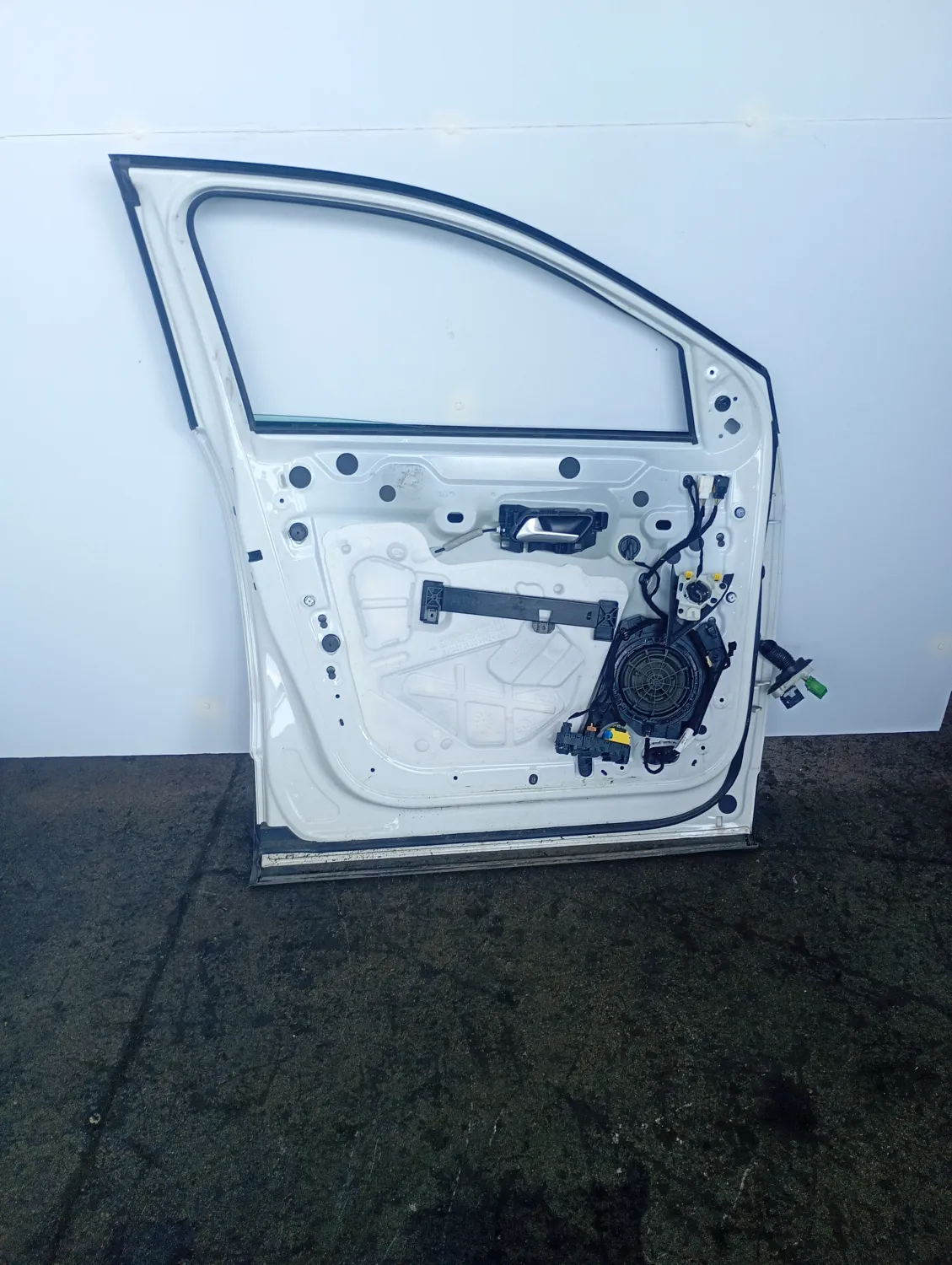 Porta anteriore sinistra Peugeot 3008 (2016 – 2021) 1.5 96 KW diesel 9812306480 YH01