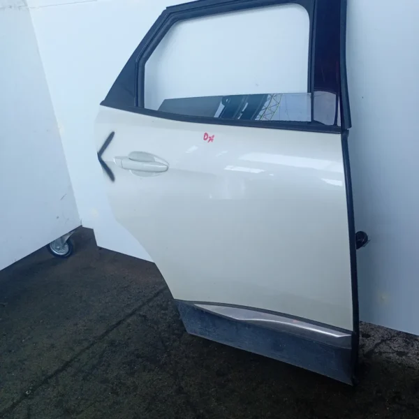 Porta posteriore destra Peugeot 3008 (2016 – 2021) 1.5 96 KW diesel 9812317080 YH01