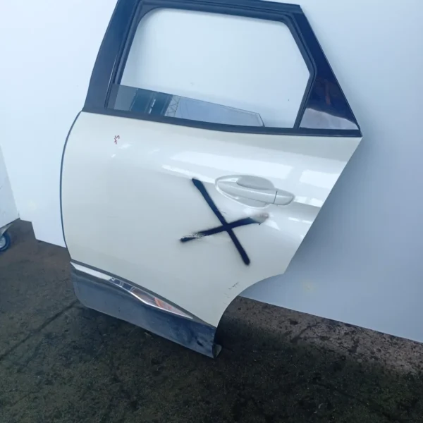 Porta posteriore sinistra Peugeot 3008 (2016 – 2021) 1.5 96 KW diesel 9812317280 YH01