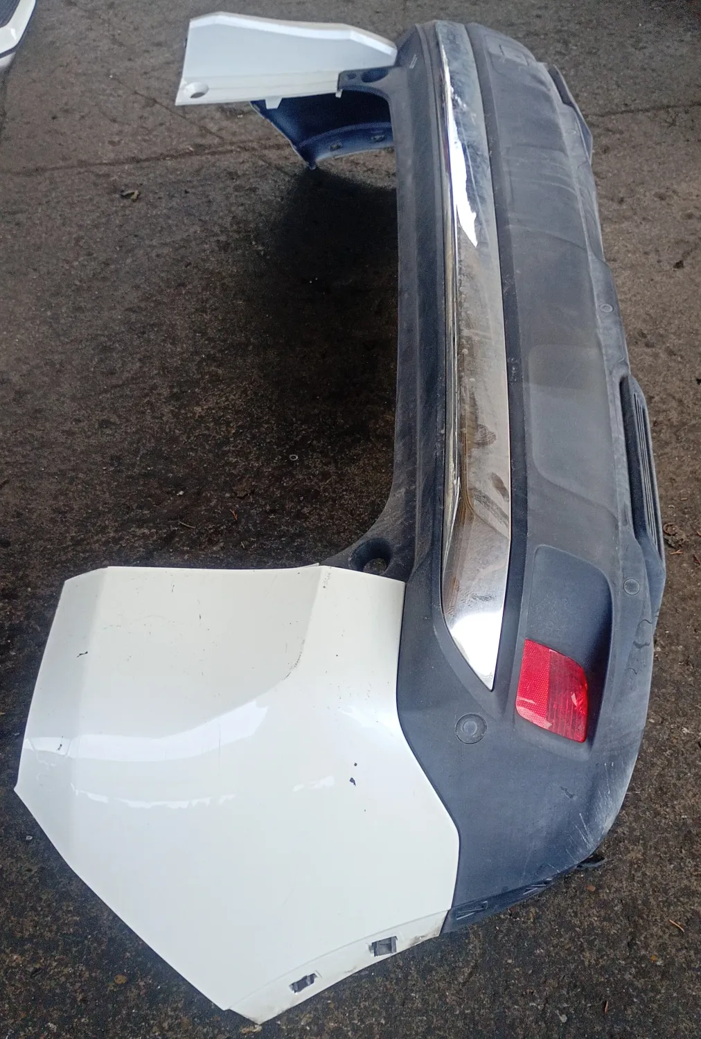 Paraurti posteriore Peugeot 3008 (2016 – 2021) 1.5 96 KW diesel YH01