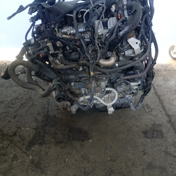Motore completo Peugeot 3008 (2016 – 2021) 1.5 96 KW diesel YH01