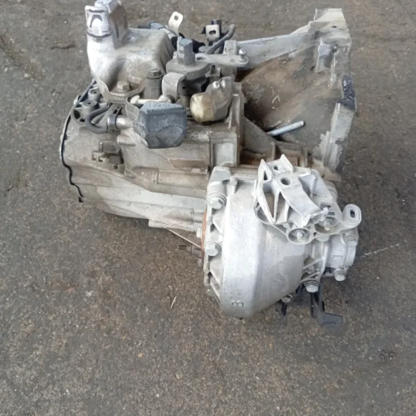 Cambio completo Peugeot 3008 (2016 – 2021) 1.5 96 KW diesel 9821418980 YH01
