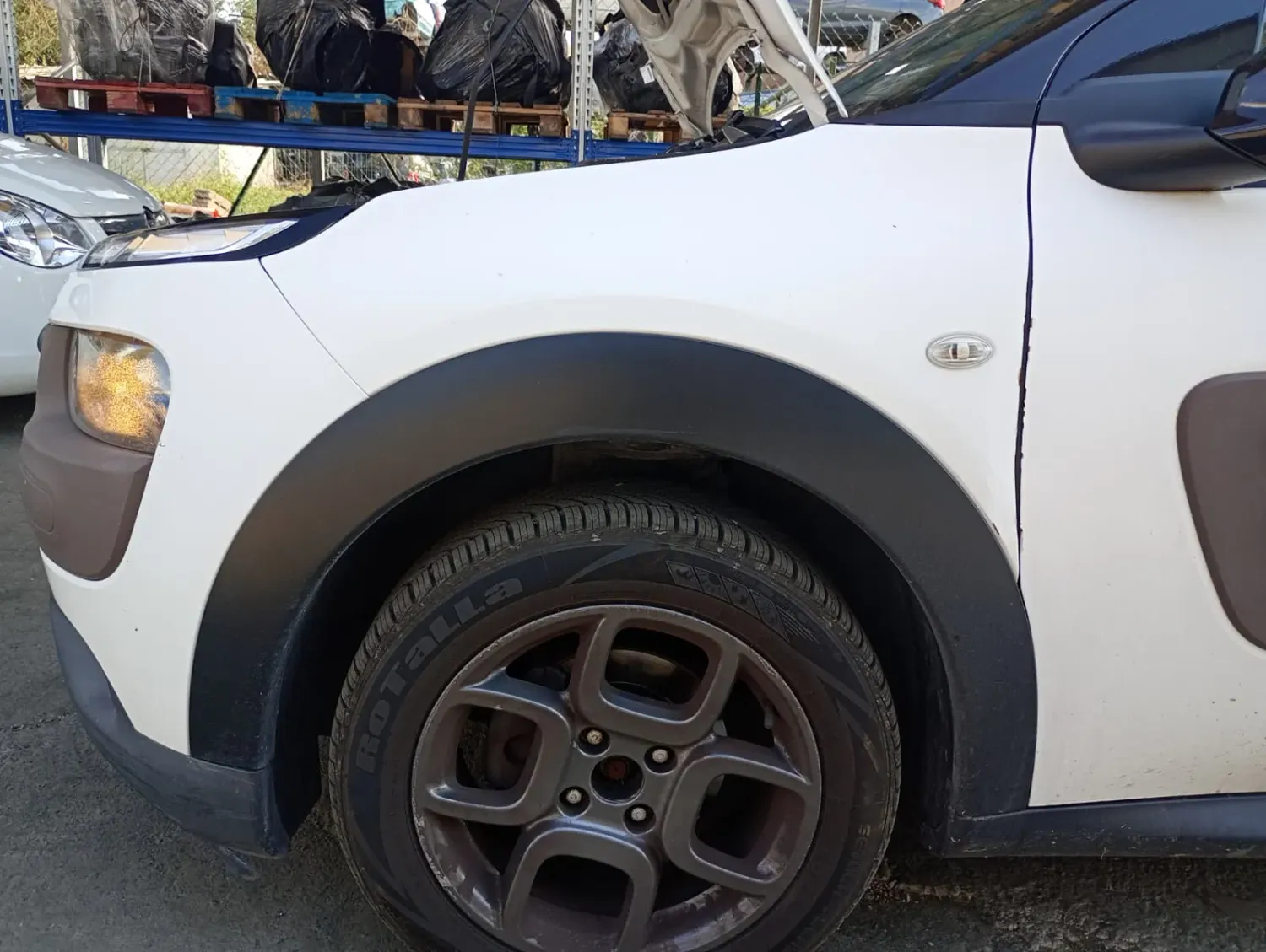 Parafango anteriore sinistro Citroen C4 Cactus (2014 – 2019) 1.6 73 KW diesel 9801112580 BH02