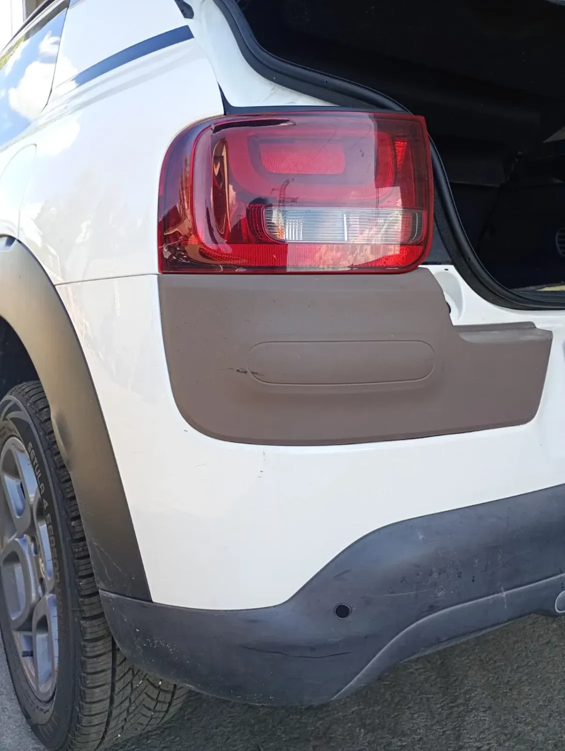 Paraurti posteriore Citroen C4 Cactus (2014 – 2019) 1.6 73 KW diesel 1611428480 BH02
