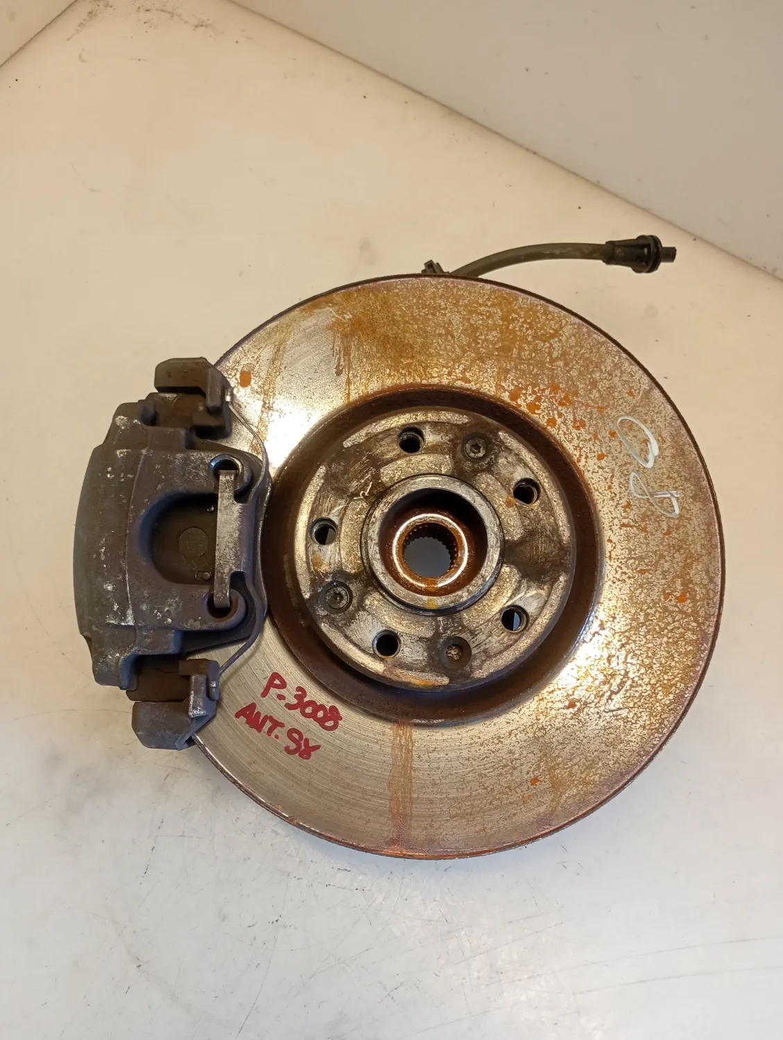 Mozzo anteriore sinistro Peugeot 3008 (2016 – 2021) 1.5 96 KW diesel 9670367680 YH01