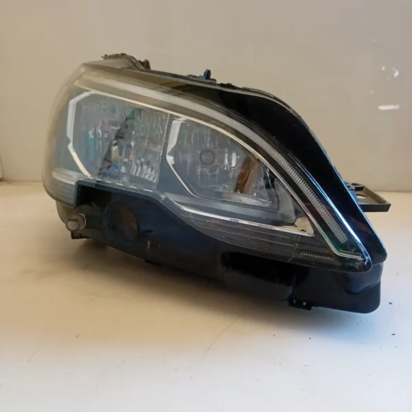 Faro ant. destro Peugeot 3008 (2016 – 2021) 1.5 96 KW diesel 1616878480 YH01