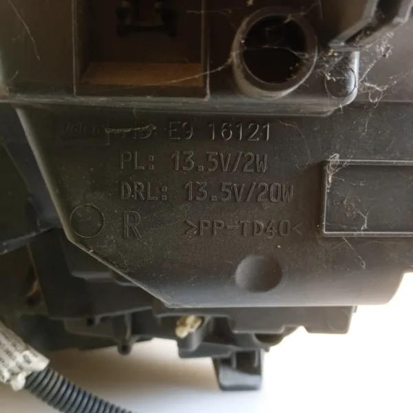 Faro ant. destro Peugeot 3008 (2016 – 2021) 1.5 96 KW diesel 1616878480 YH01