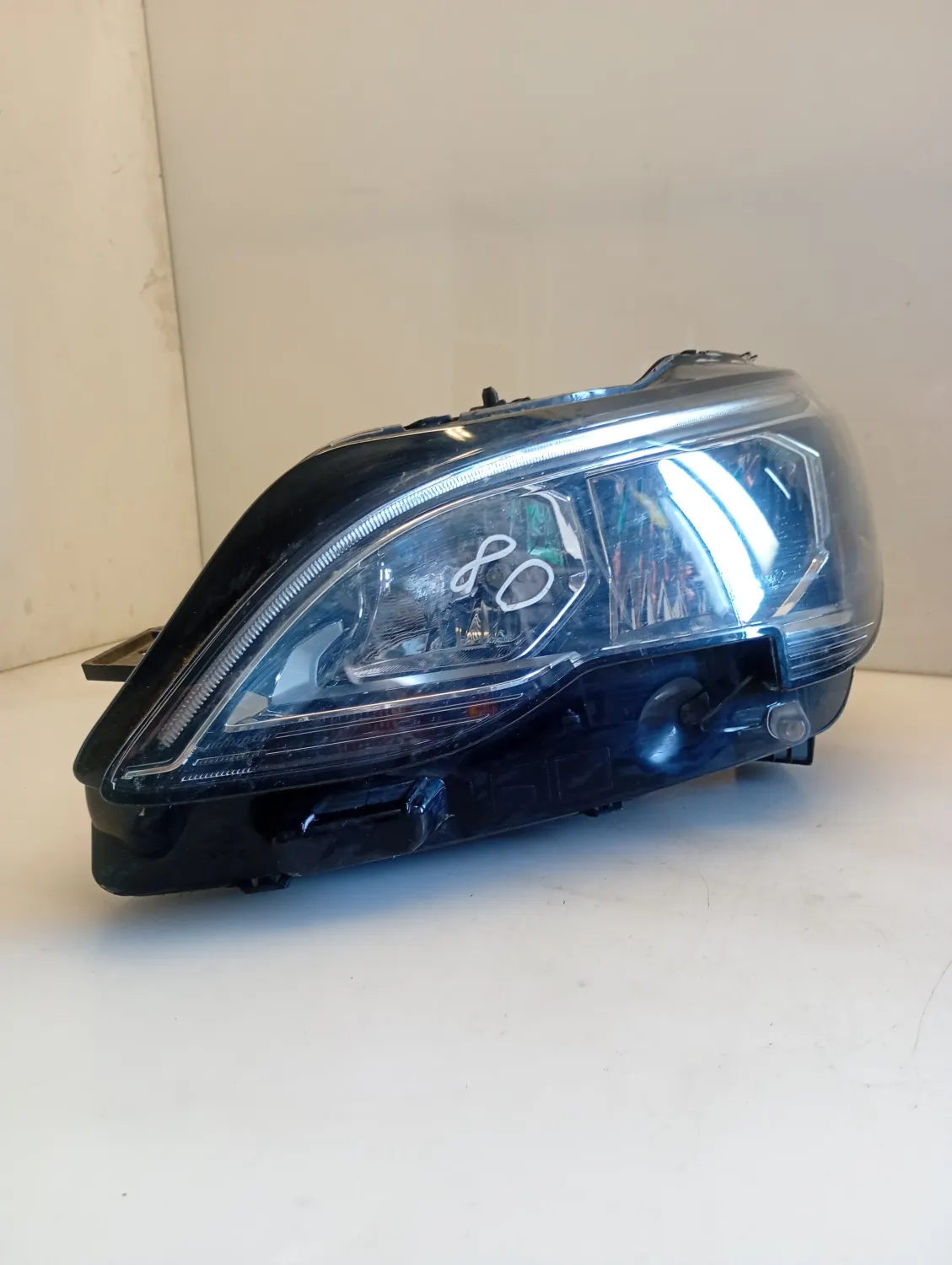 Faro ant. sinistro Peugeot 3008 (2016 – 2021) 1.5 96 KW diesel 1616878580 YH01