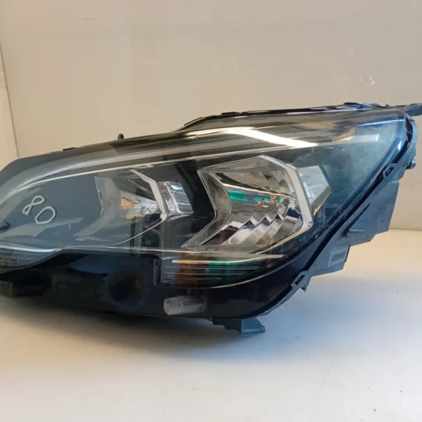 Faro ant. sinistro Peugeot 3008 (2016 – 2021) 1.5 96 KW diesel 1616878580 YH01