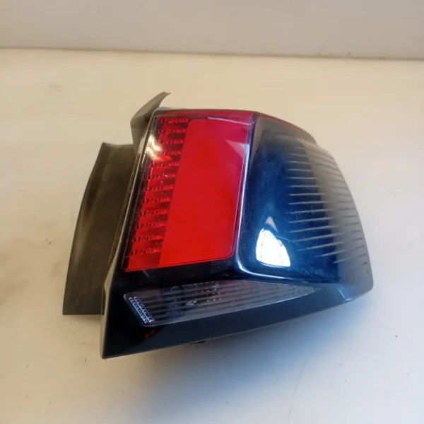 Faro posteriore est. destro Peugeot 3008 (2016 – 2021) 1.5 96 KW diesel 9810477080 YH01