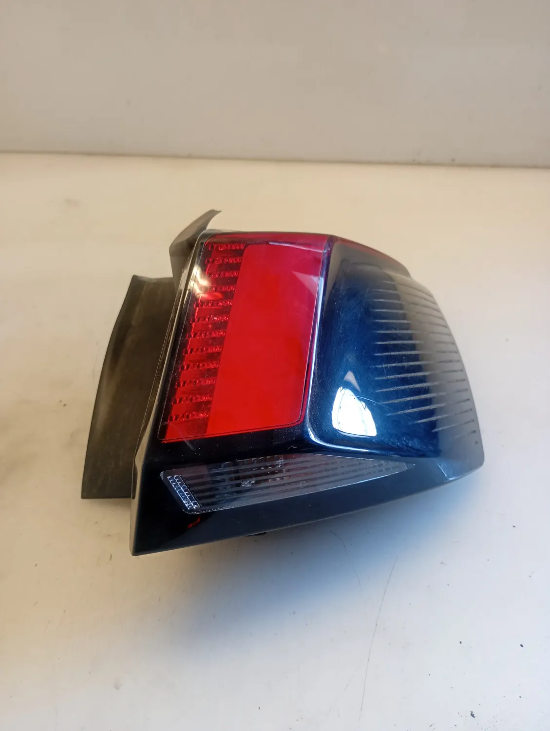 Faro posteriore est. destro Peugeot 3008 (2016 – 2021) 1.5 96 KW diesel 9810477080 YH01