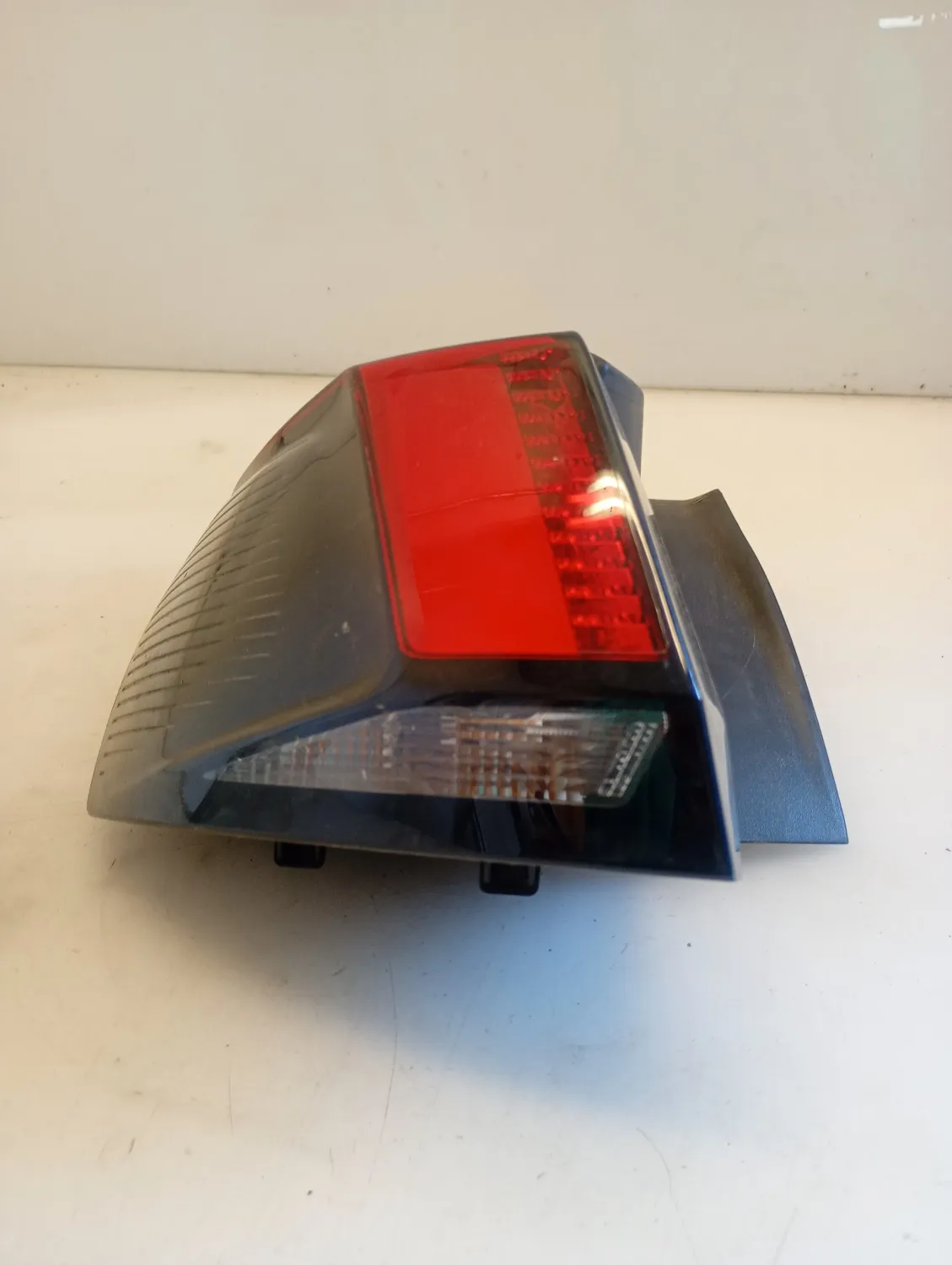 Faro posteriore est. sinistro Peugeot 3008 (2016 – 2021) 1.5 96 KW diesel 9810477180 YH01