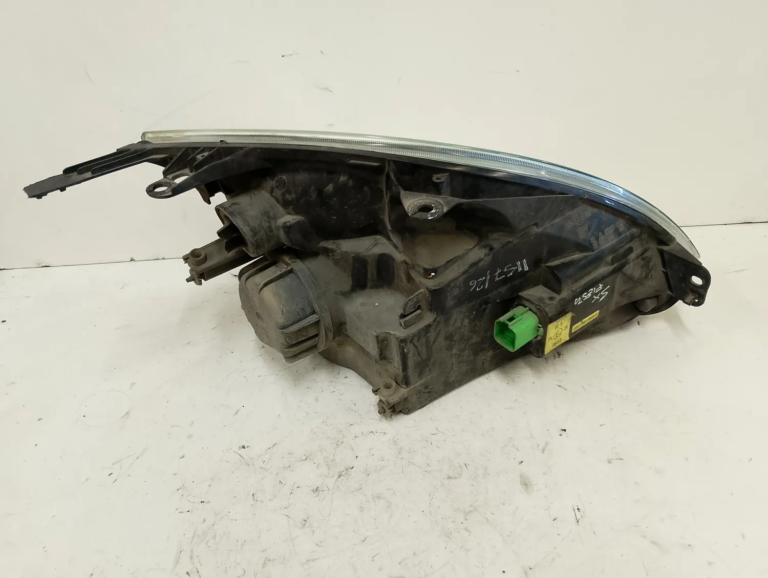 Faro ant. sinistro Ford Fiesta (2002 – 2005) 1.4 50 KW diesel 1416311 F6JA