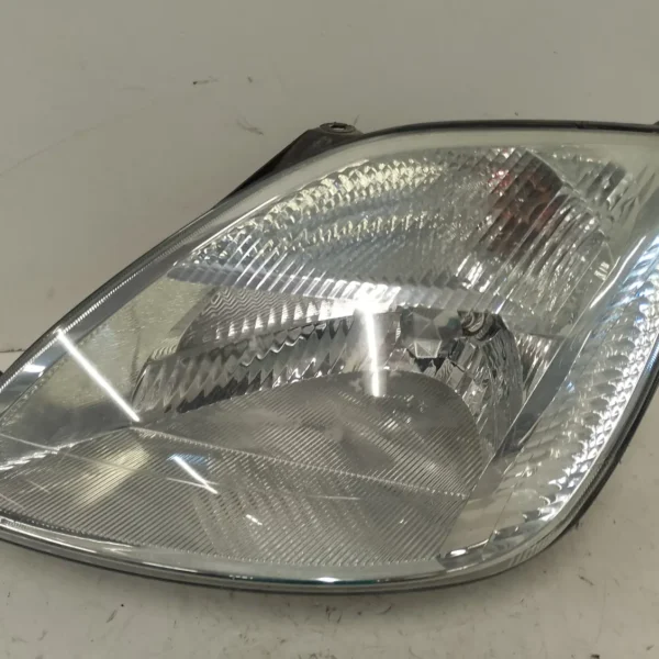 Faro ant. sinistro Ford Fiesta (2002 – 2005) 1.4 50 KW diesel 1416311 F6JA
