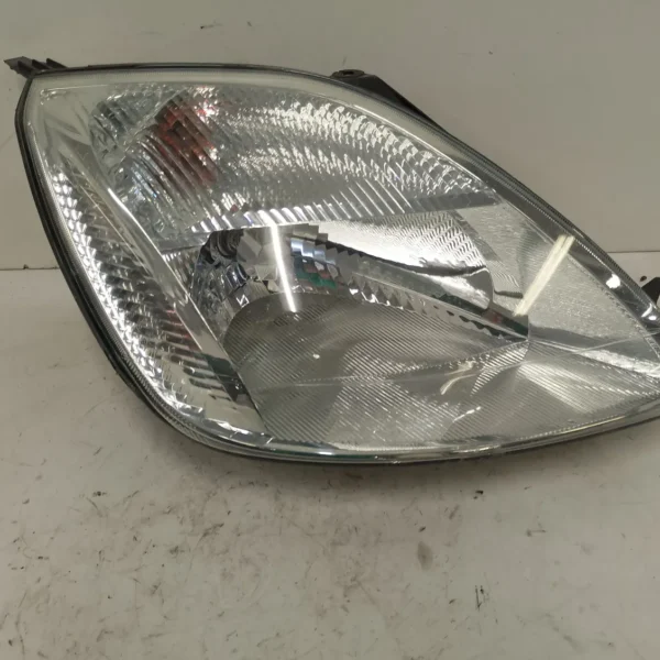 Faro ant. destro Ford Fiesta (2002 – 2005) 1.4 50 KW diesel 1415694 F6JA