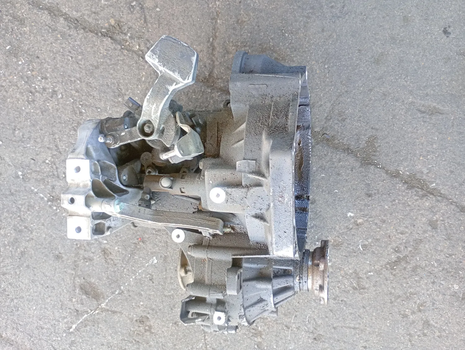 Cambio completo Volkswagen Caddy (2004 – 2010) 1.9 55 KW diesel 0A4300045G BSU