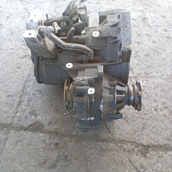 Cambio completo Volkswagen Caddy (2004 – 2010) 1.9 55 KW diesel 0A4300045G BSU