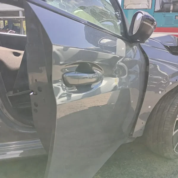 Porta anteriore destra Peugeot 208 (2023 – oggi) 1.2 74 KW benzina 9829810480 HN05