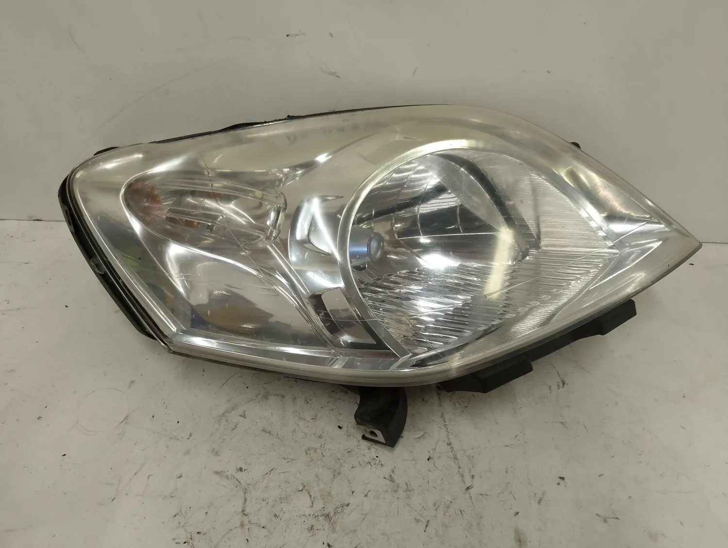 Faro ant. destro Fiat Fiorino (2007 – 2016) 1.4 57 KW benzina/metano 1353197080 350A1000