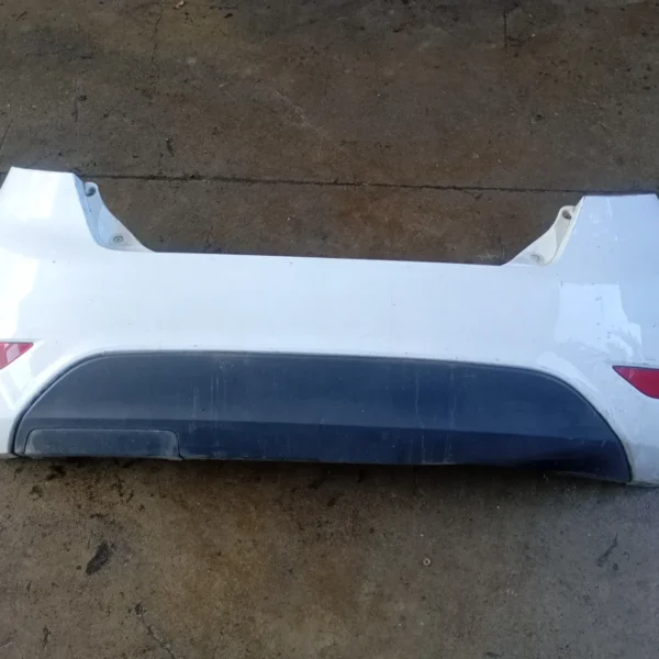 Paraurti posteriore Ford Fiesta (2008 – 2013) 1.4 50 KW diesel 1730685 F6JD