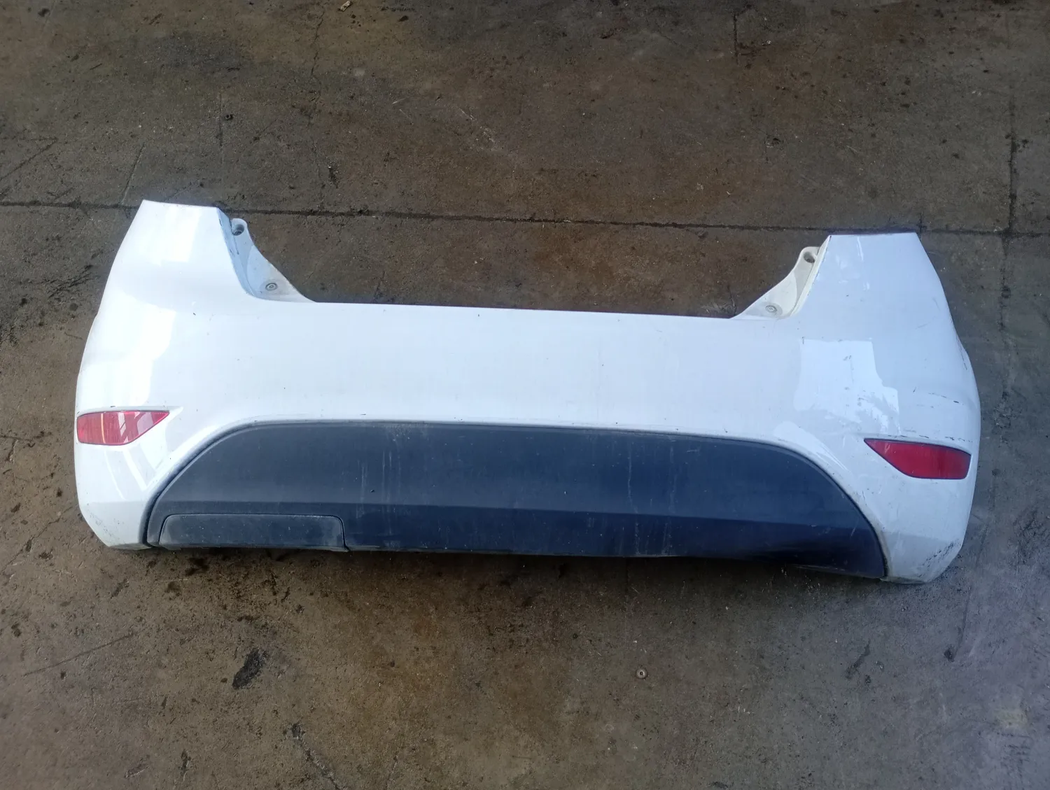 Paraurti posteriore Ford Fiesta (2008 – 2013) 1.4 50 KW diesel 1730685 F6JD