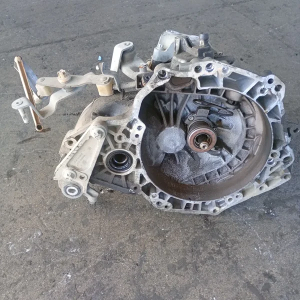 Cambio completo Opel Corsa (2011 – 2015) 1.3 55 KW diesel 24579793 A13DTC