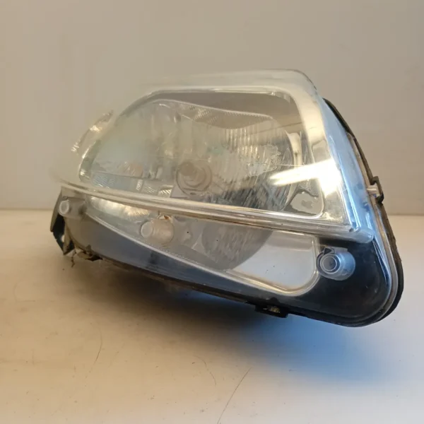 Faro ant. destro Dacia Sandero (2008 – 2013) 1.4 55 KW 8200733877 K7J A7