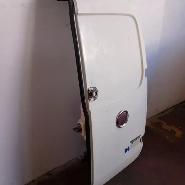 Battente post. destro Fiat Fiorino (2007 – 2016) 1.4 57 KW benzina/metano 1393311080 350A1000