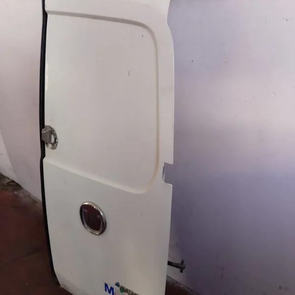 Battente post. destro Fiat Fiorino (2007 – 2016) 1.4 57 KW benzina/metano 1393311080 350A1000