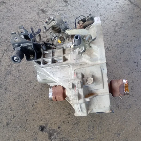 Cambio completo Toyota Yaris (2011 – 2015) 1.0 51 KW benzina 303000D190 1KR FE