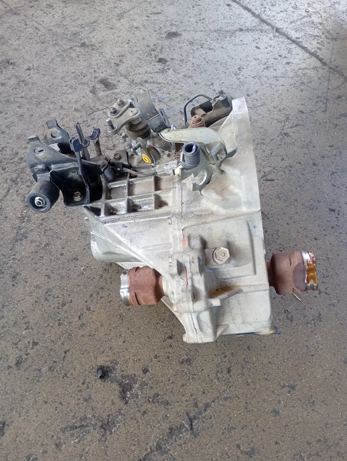 Cambio completo Toyota Yaris (2011 – 2015) 1.0 51 KW benzina 303000D190 1KR FE