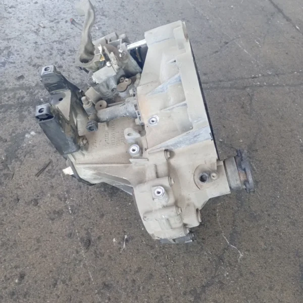 Cambio completo Volkswagen Fox (2005 – 2011) 1.4 55 KW benzina 02T300043L BKR
