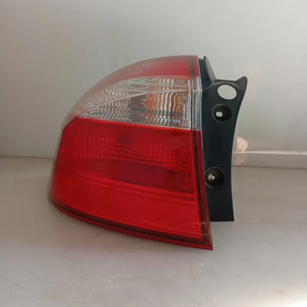 Faro posteriore est. sinistro Kia Rio 3a Serie (2011 – 2015) 1.1 55 KW diesel 924101W260 D3FA