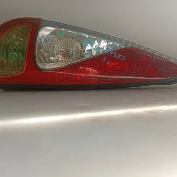 Faro posteriore sinistro Toyota Yaris Verso (2003 – 2007) 1.3 62 KW benzina 8156052330 2NZ FE