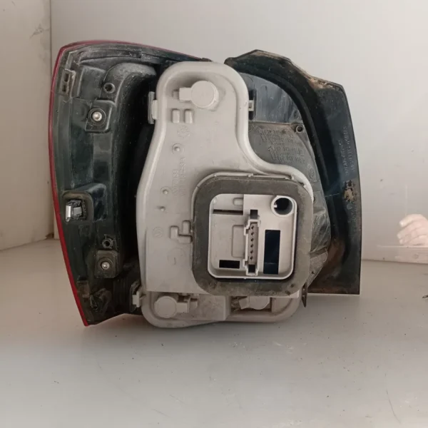 Faro posteriore destro Volkswagen Polo (2009 – 2014) 1.6 66 KW diesel 6R0945096AH CAY