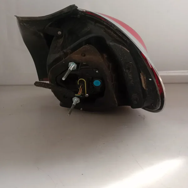 Faro posteriore sinistro Fiat 500l (2012 – 2018) 1.3 70 KW diesel 51883572 330A1000