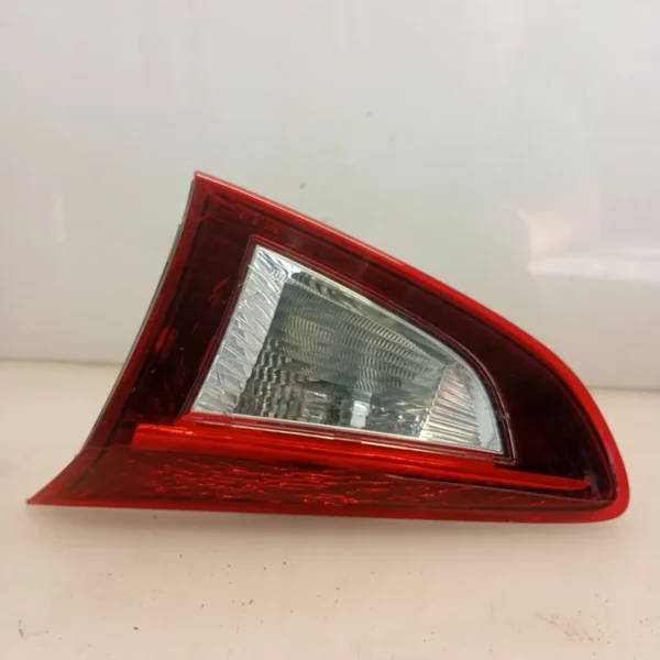 Faro posteriore int. destro Mazda Mazda 2 3a Serie (2014 – 2020) 1.5 77 KW diesel DB5J513F0B S5