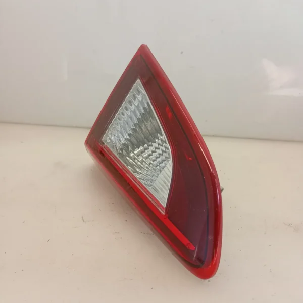 Faro posteriore int. destro Mazda Mazda 2 3a Serie (2014 – 2020) 1.5 77 KW diesel DB5J513F0B S5